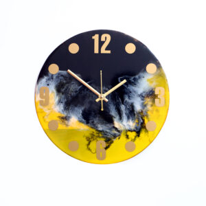 "Molten Time" – Handmade Epoxy Resin Wall Clock